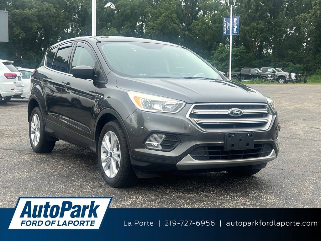 2017 FORD Escape