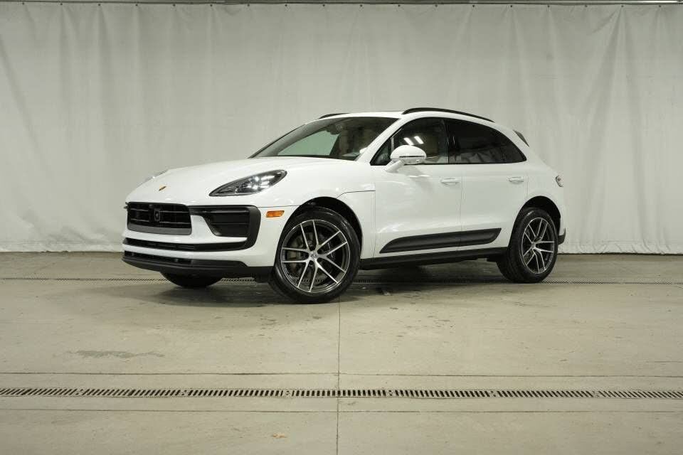 2026 PORSCHE Macan