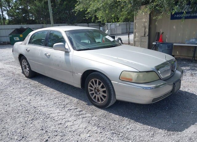 2007 LINCOLN Town Car