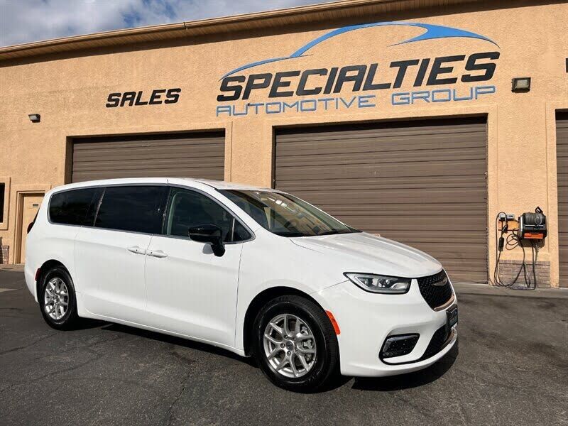 2024 CHRYSLER Pacifica