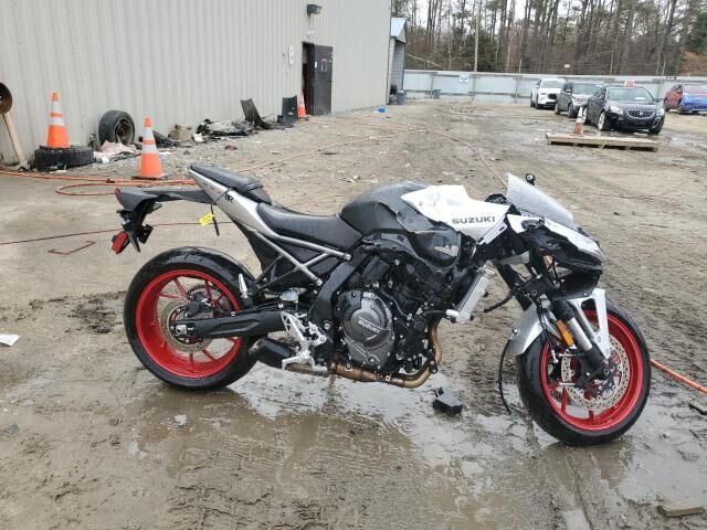 2024 SUZUKI GSX-8R