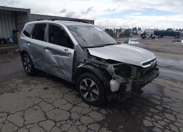 2017 SUBARU Forester