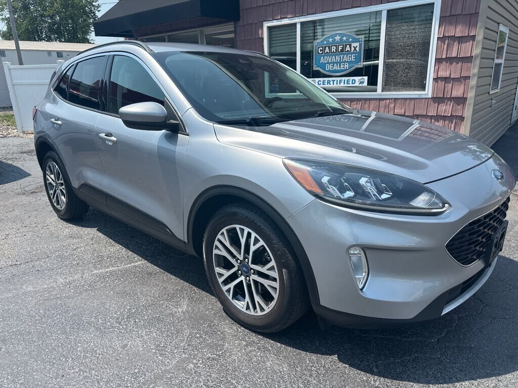 2021 FORD Escape