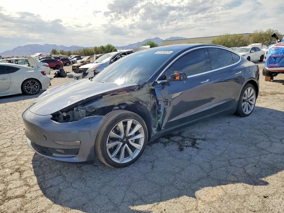2018 TESLA Model 3
