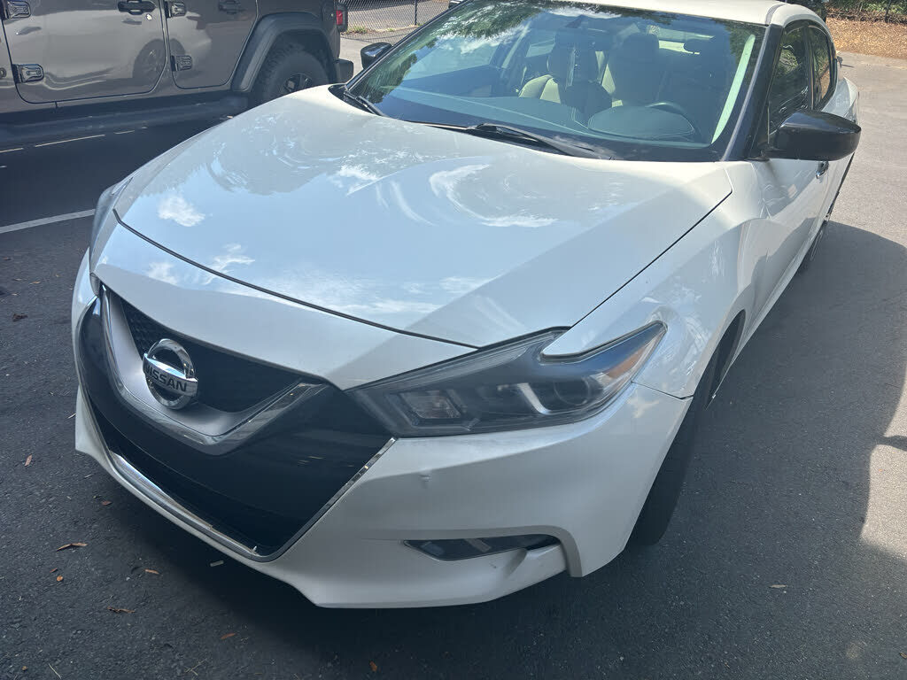 2017 NISSAN Maxima