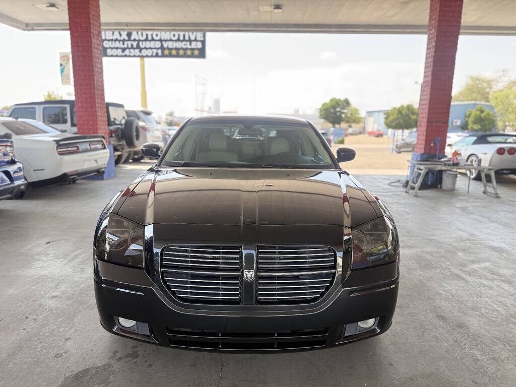 2005 DODGE Magnum