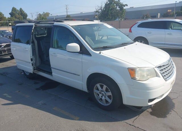 2010 CHRYSLER Town and Country