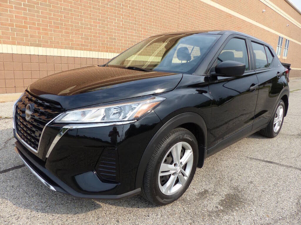 2024 NISSAN Kicks