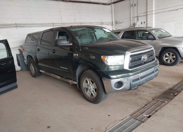 2011 TOYOTA Tundra