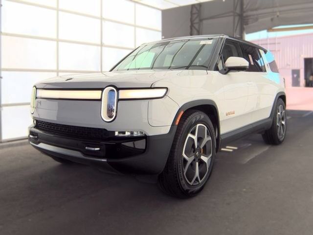 2024 RIVIAN R1S