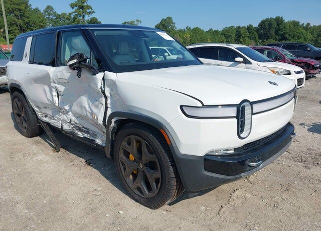 2023 RIVIAN R1S