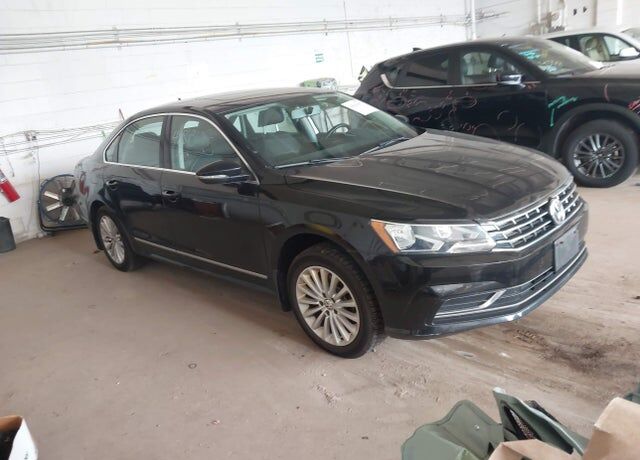 2016 VOLKSWAGEN Passat