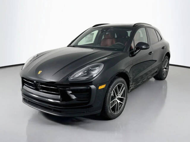 2026 PORSCHE Macan