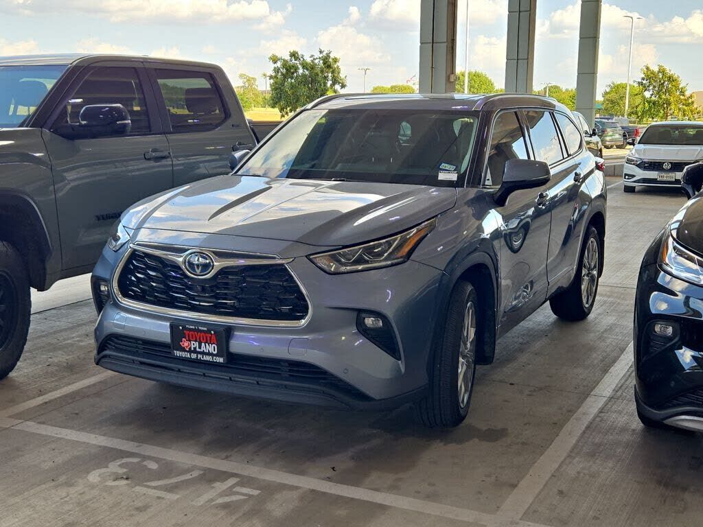 2022 TOYOTA Highlander