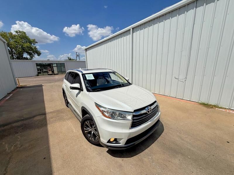 2016 TOYOTA Highlander