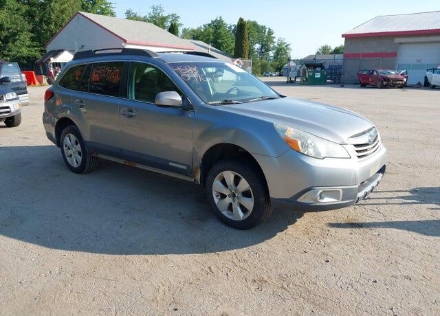 2011 SUBARU Outback
