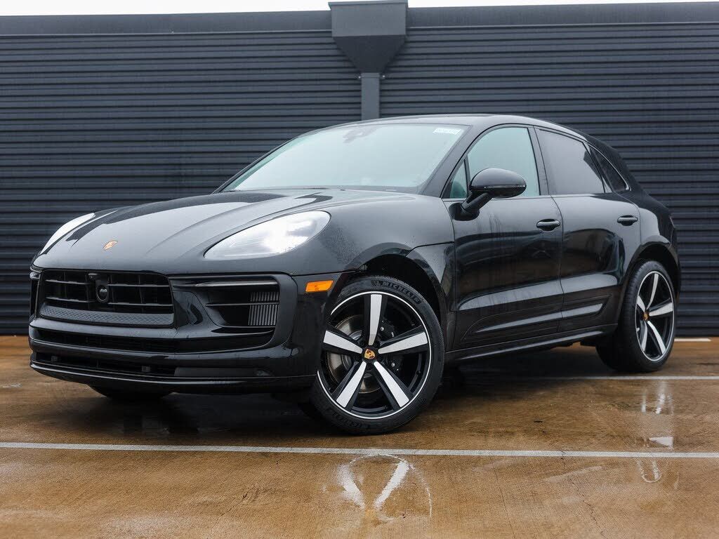 2026 PORSCHE Macan