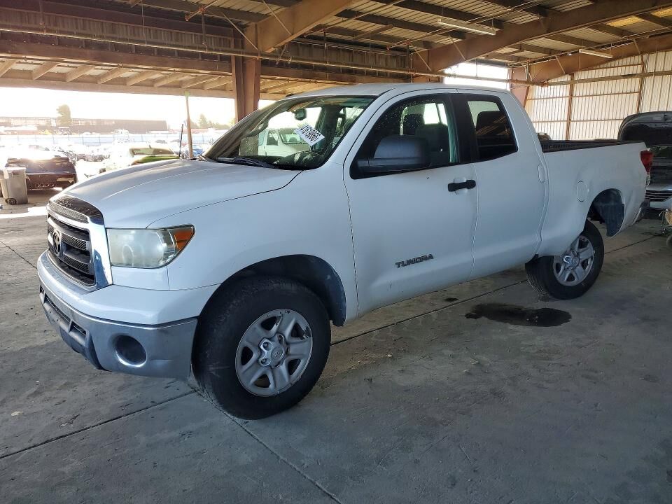 2011 TOYOTA Tundra