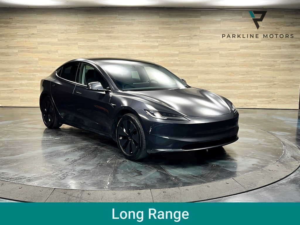 2025 TESLA Model 3