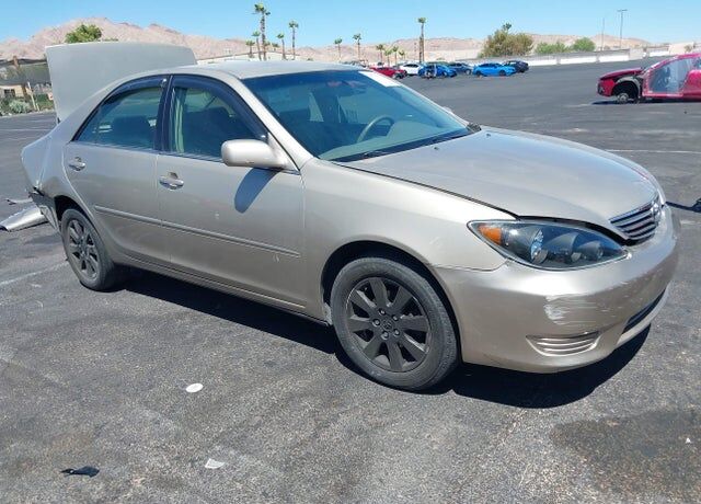 2005 TOYOTA Camry