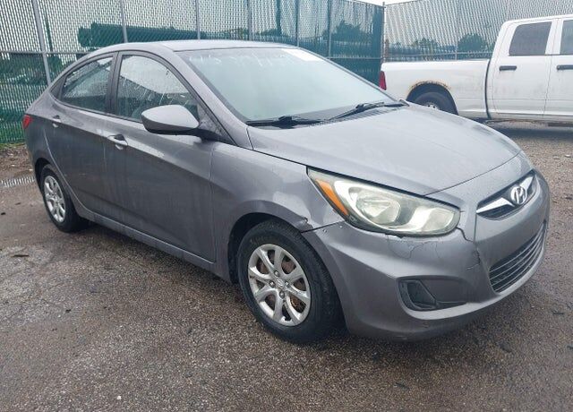 2014 HYUNDAI Accent