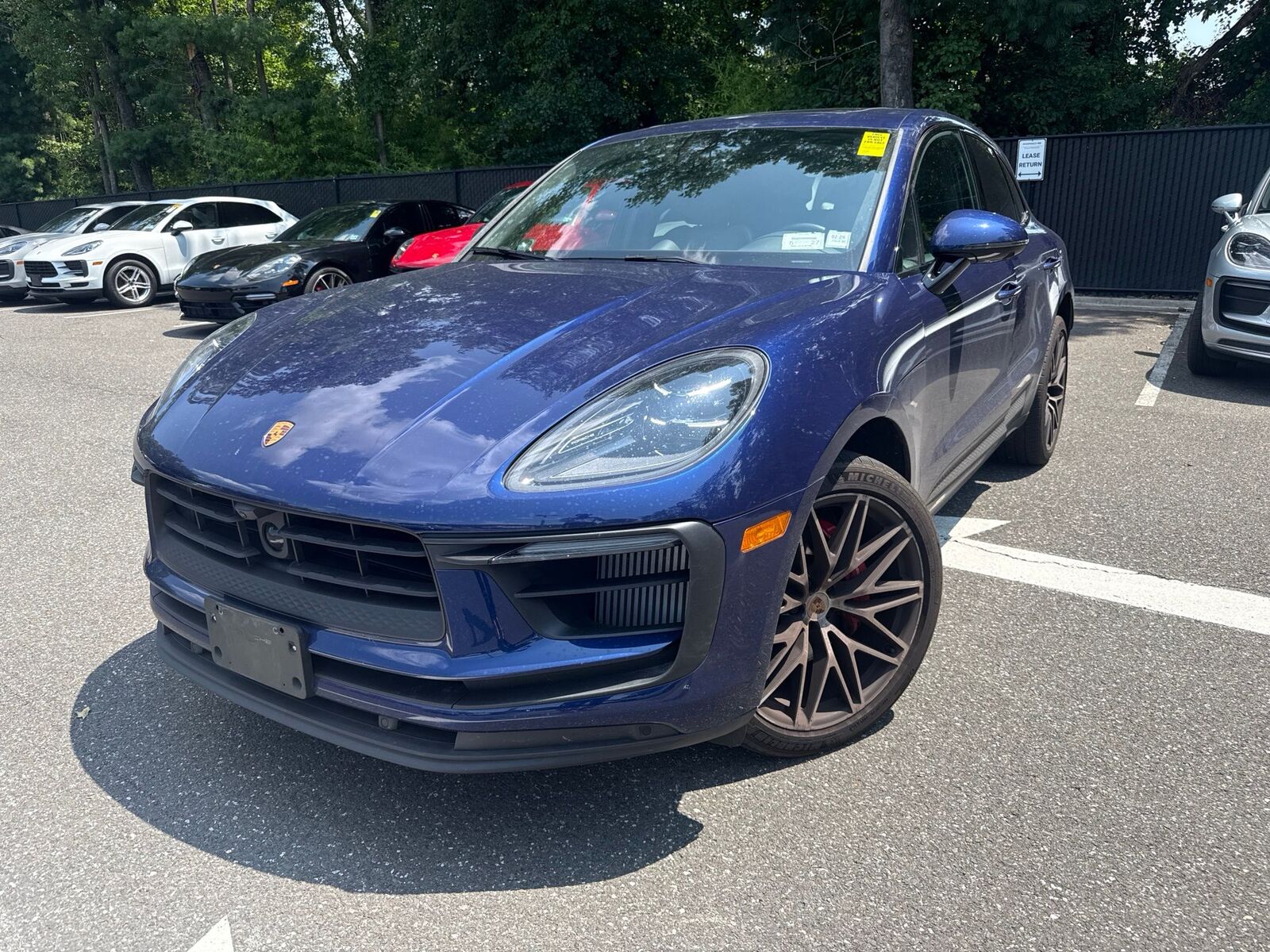2024 PORSCHE Macan