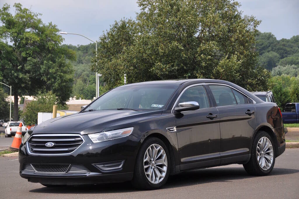 2013 FORD Taurus