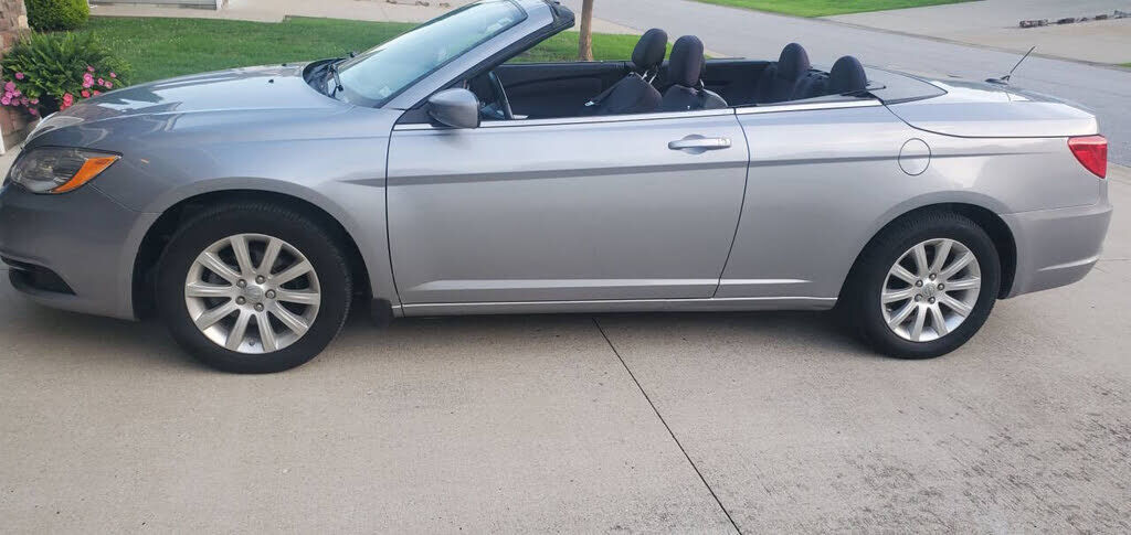 2013 CHRYSLER 200