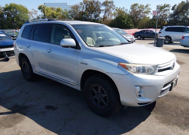 2013 TOYOTA Highlander