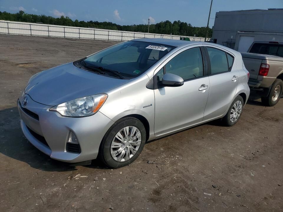2013 TOYOTA Prius