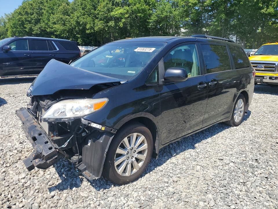 2015 TOYOTA Sienna