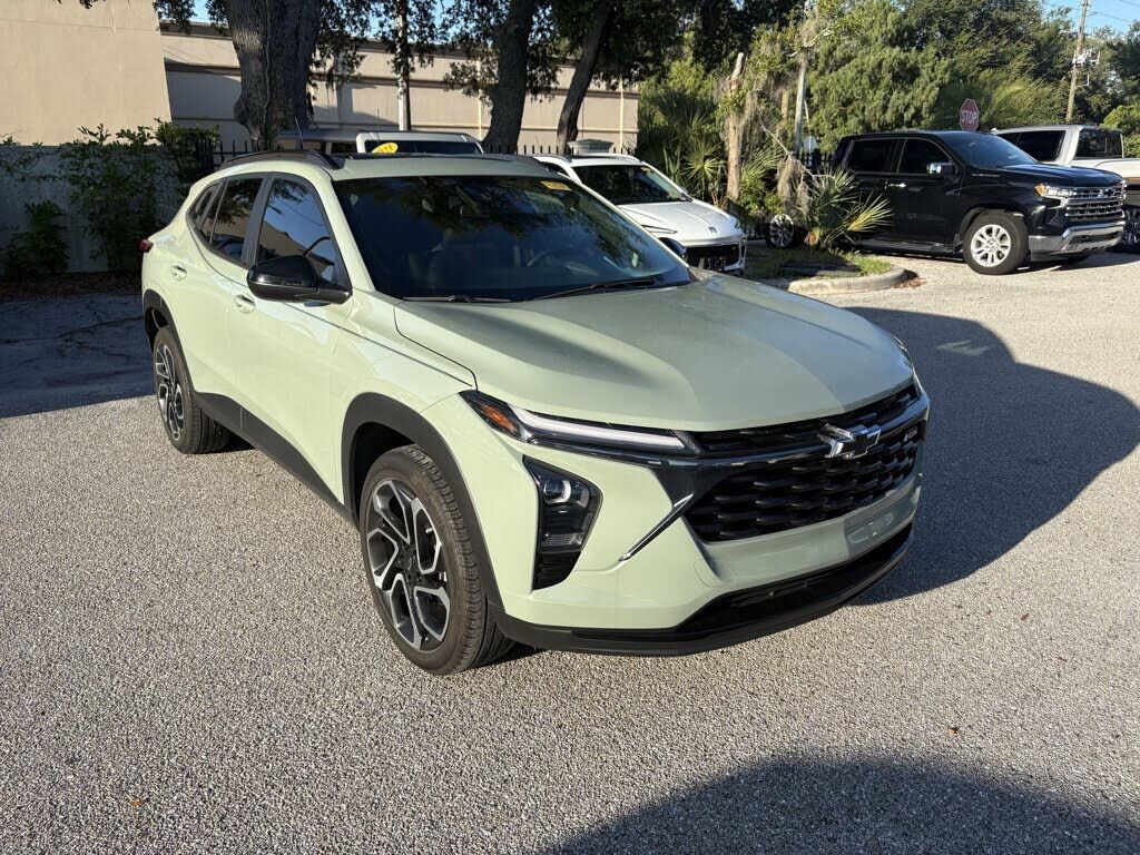 2024 CHEVROLET Trax