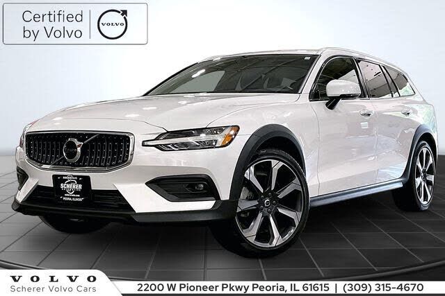 2021 VOLVO V60CC