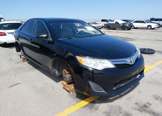 2013 TOYOTA Camry