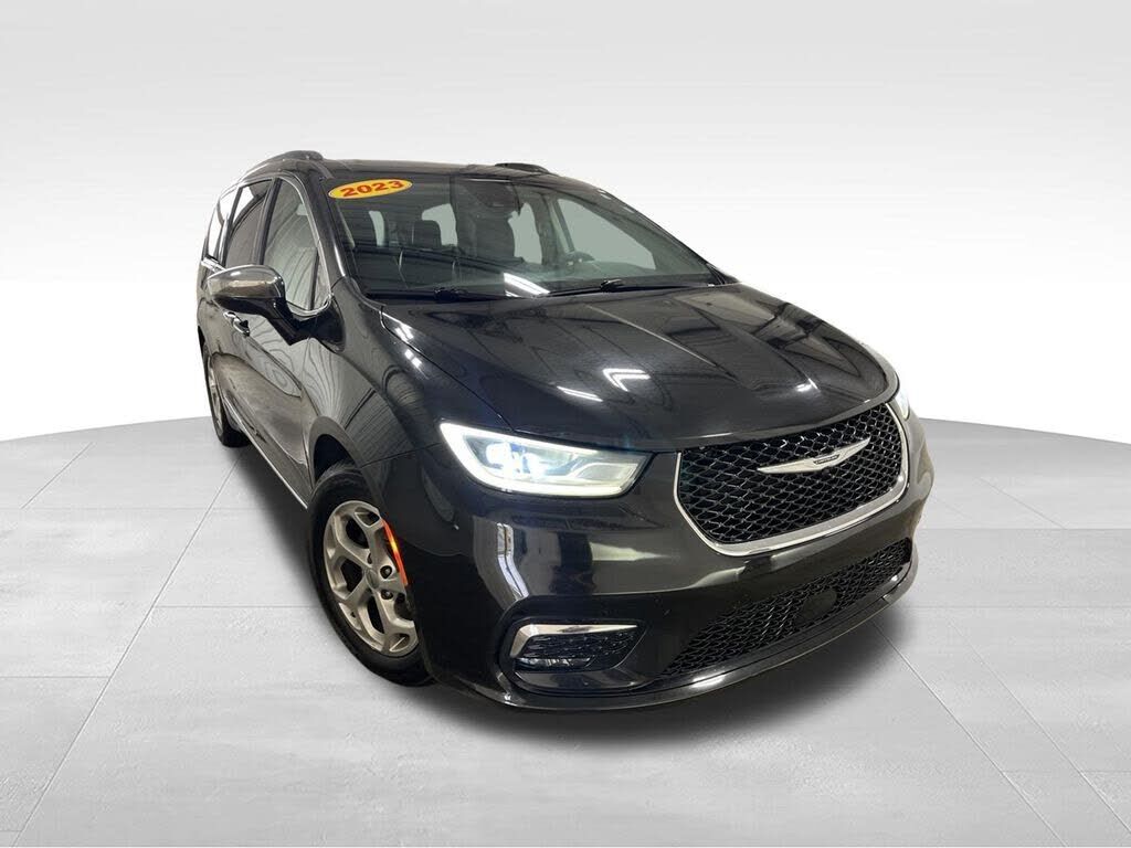 2023 CHRYSLER Pacifica