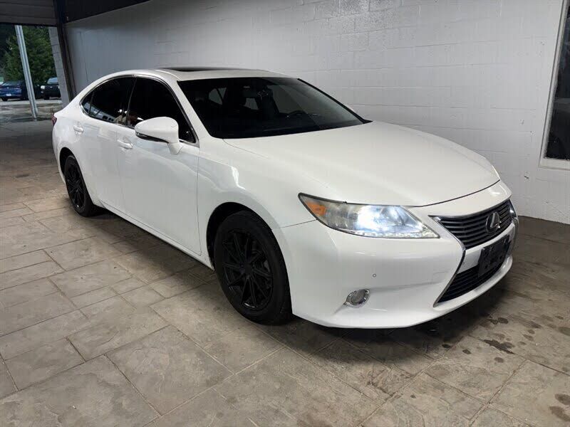 2013 LEXUS ES