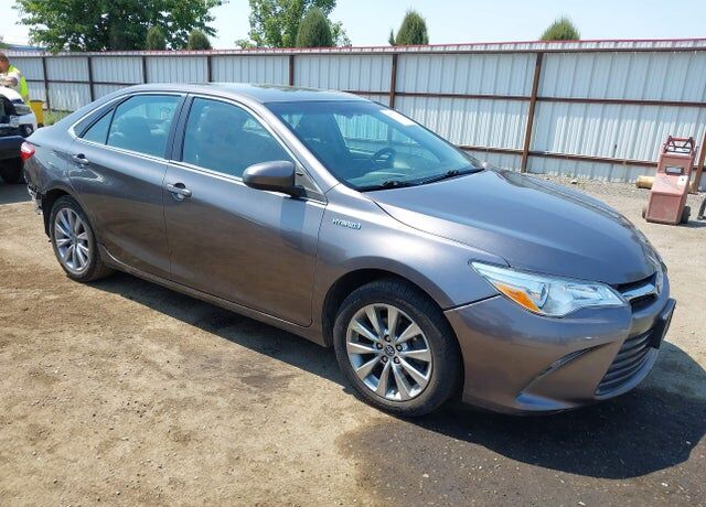 2016 TOYOTA Camry