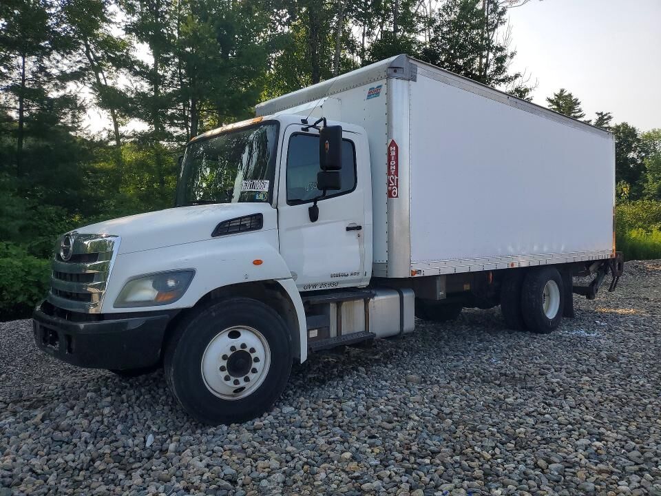 2016 HINO Conventional Type Truck