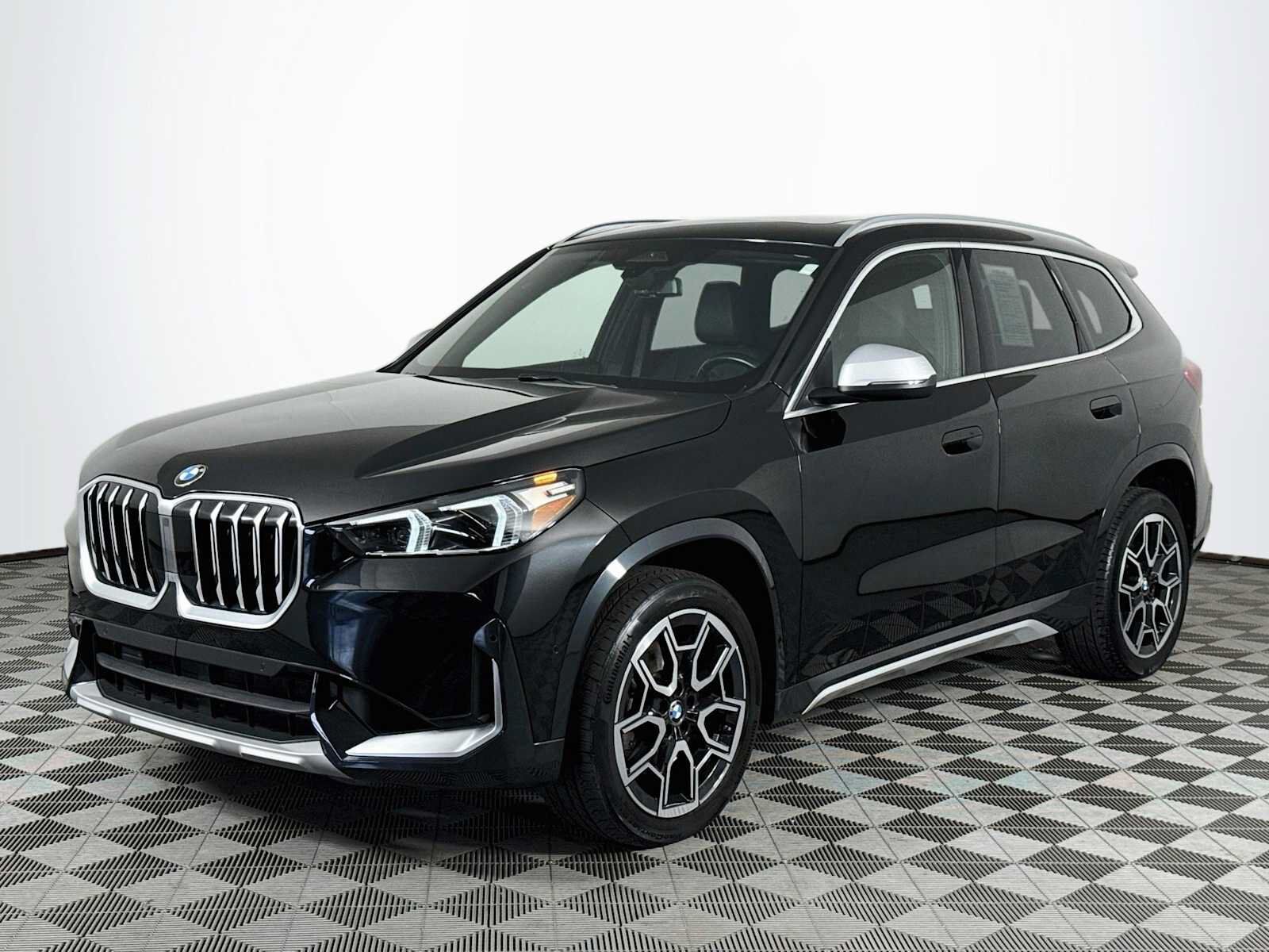 2023 BMW X1