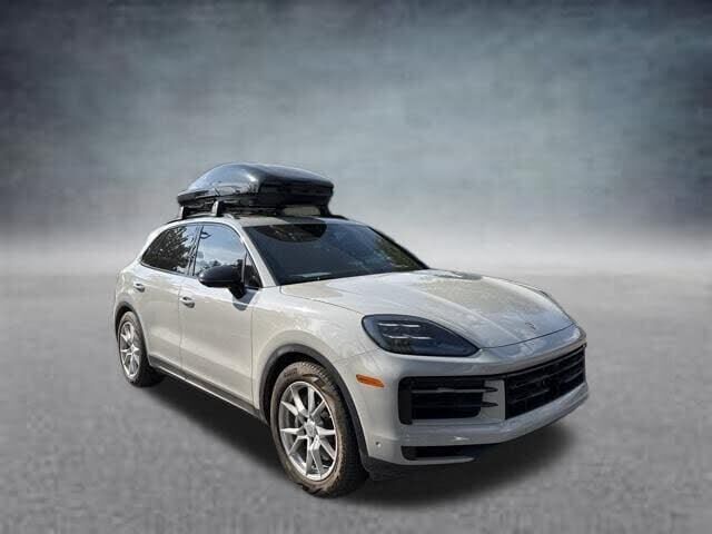 2024 PORSCHE Cayenne