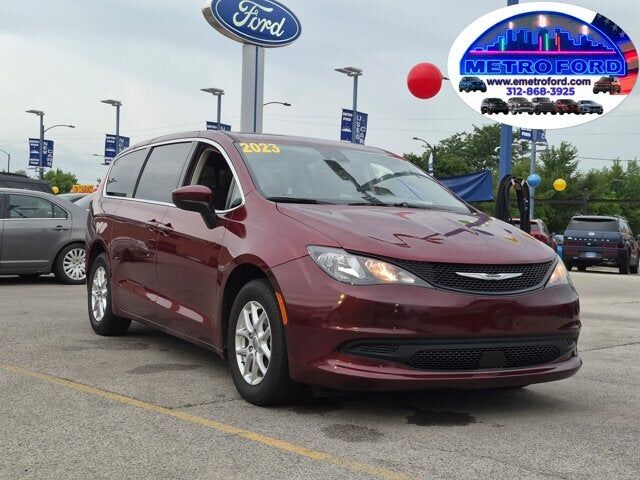 2023 CHRYSLER Voyager