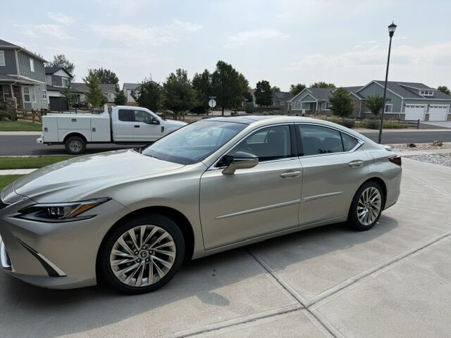 2021 LEXUS ES