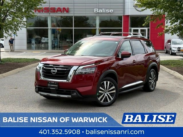 2022 NISSAN Pathfinder
