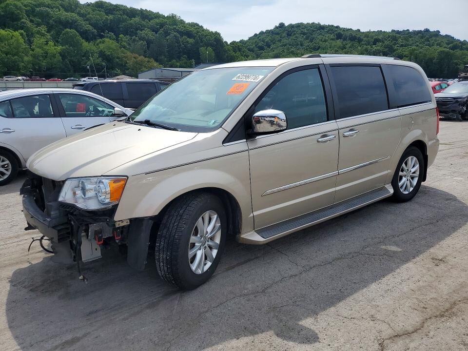 2015 CHRYSLER Town and Country