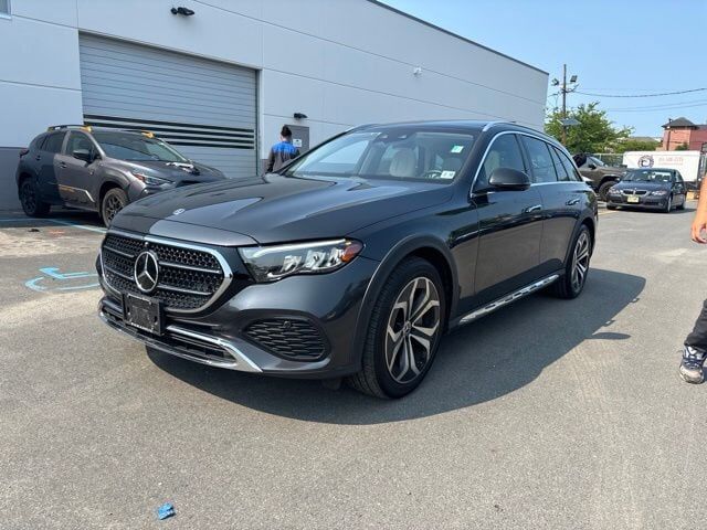 2025 MERCEDES-BENZ E-Class