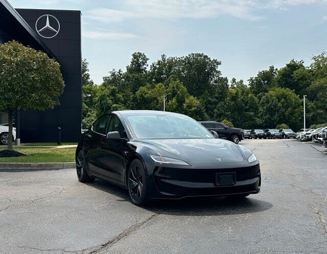 2024 TESLA Model 3