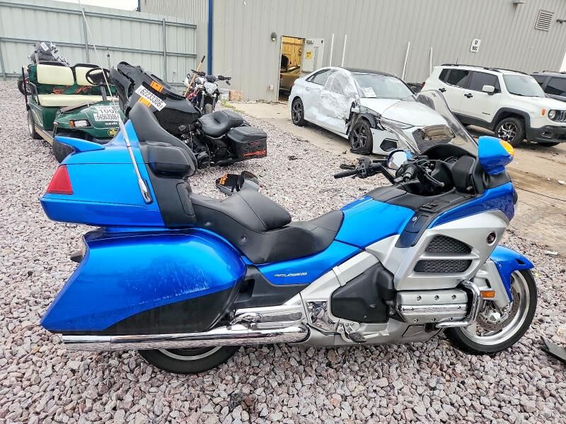 2012 HONDA GL1800