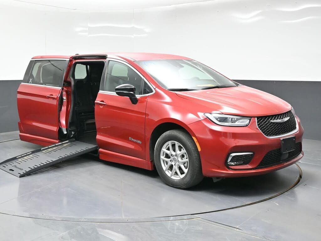 2025 CHRYSLER Pacifica