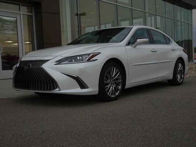 2019 LEXUS ES