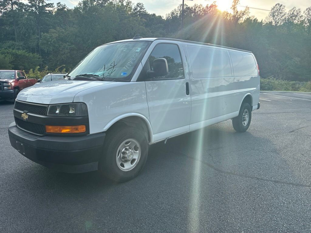 2022 CHEVROLET Express